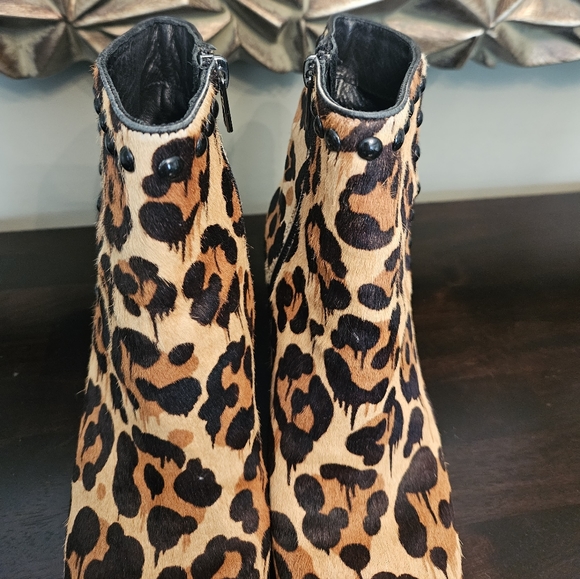 Coach All leather leopard print chunky heel bootie.size 6.5 - Picture 7 of 9